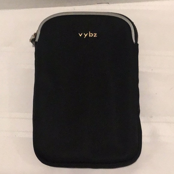 Other - Vybz x magnetic pocket pal zippered pocket & RFID blocking technology black